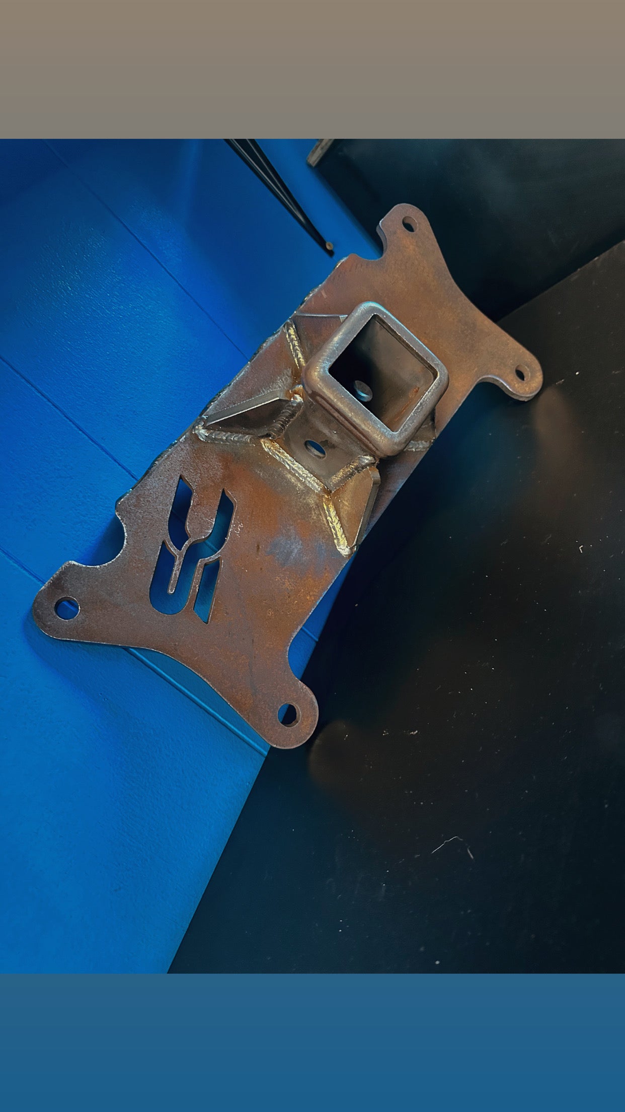 P500/520 stiffener/receiver hitch